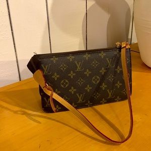 Small knock off Louis - over the shoulder small evening purse